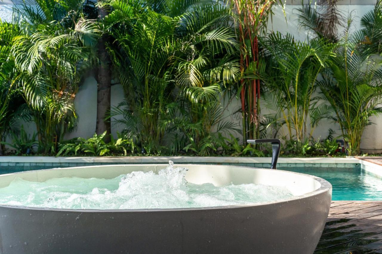 Rice Field View With Sauna Projector And Jacuzzi Unique Design Canggu  Exterior photo